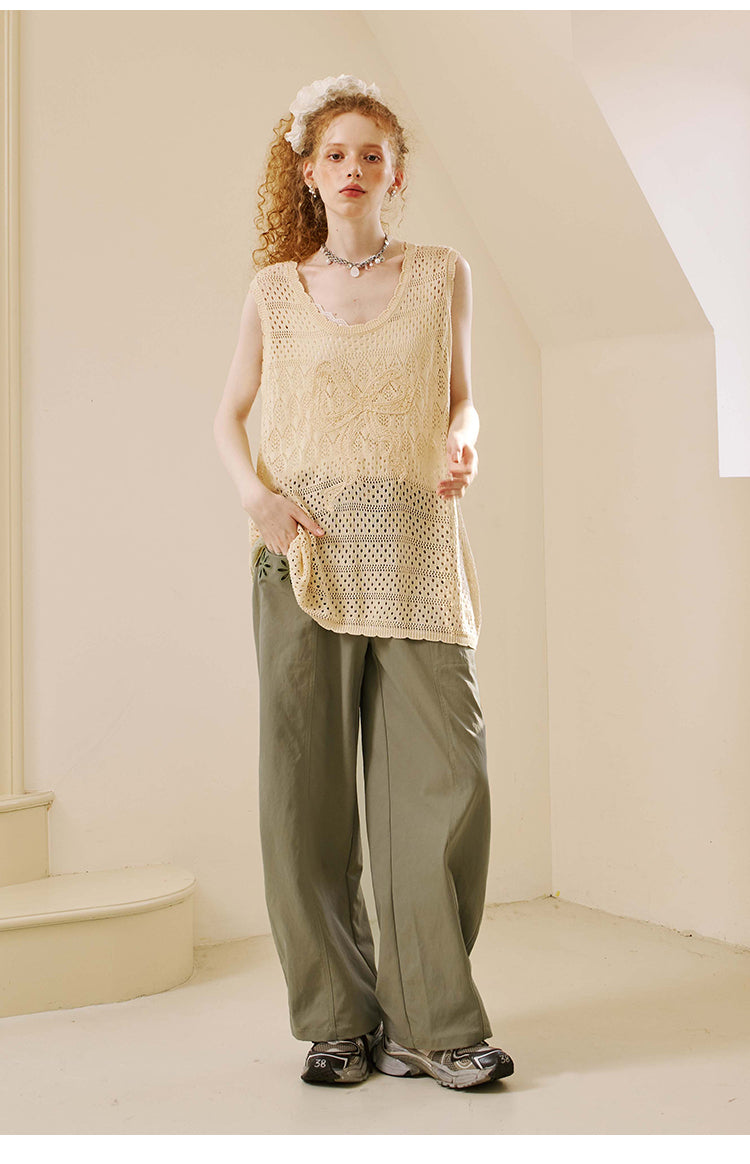 Floral Cutout Pocket Relaxed Fit Curved Pants