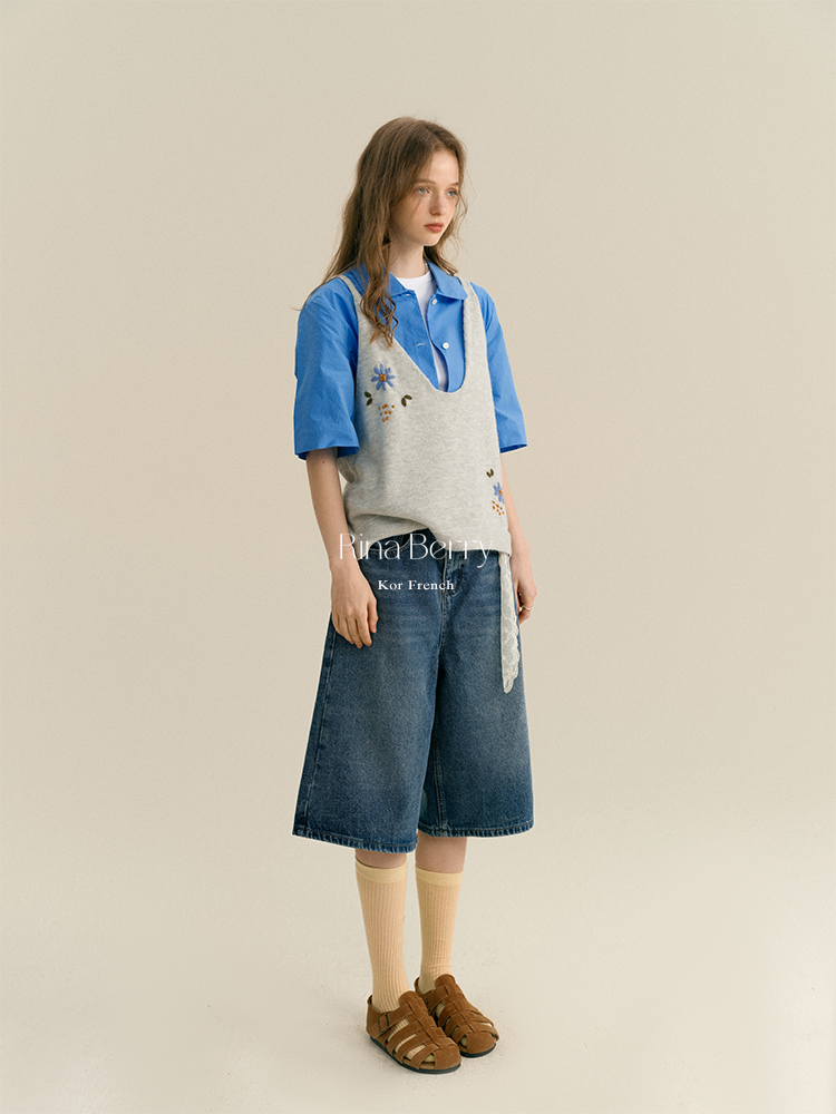 Floral Embroidered Loose Knit Deep-V Vest