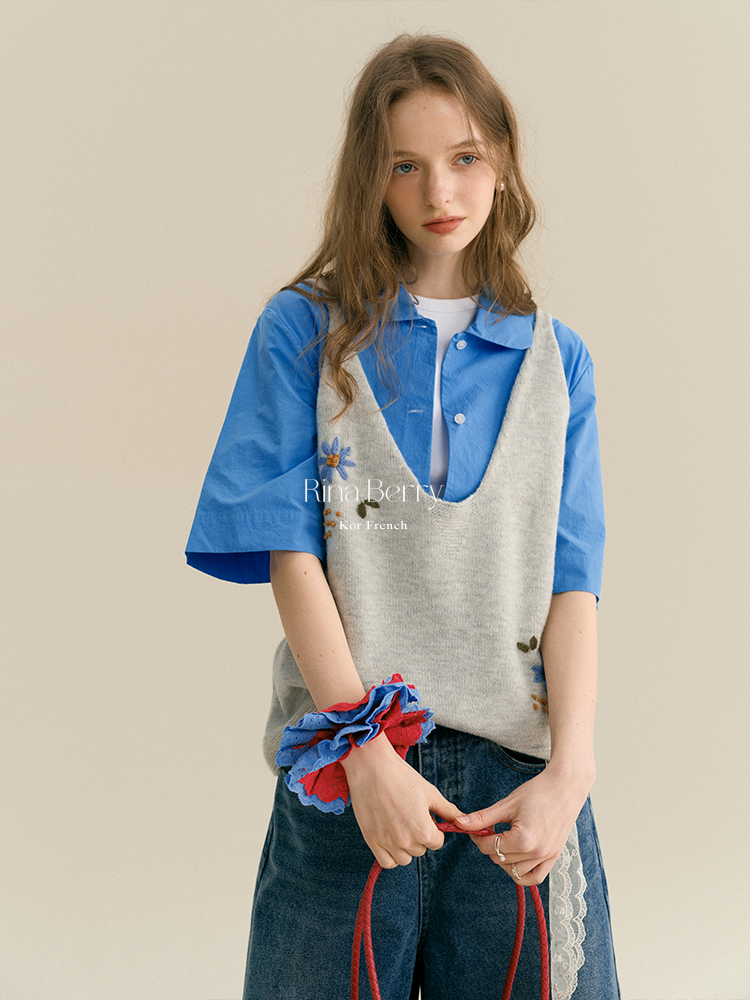 Floral Embroidered Loose Knit Deep-V Vest