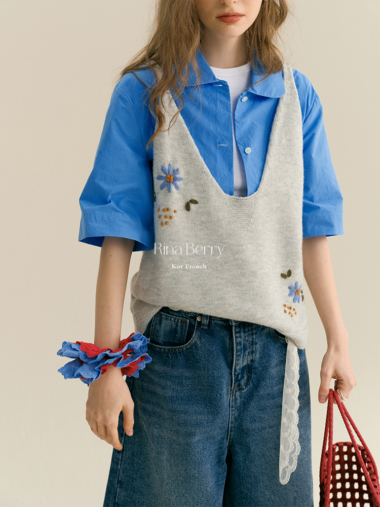 Floral Embroidered Loose Knit Deep-V Vest