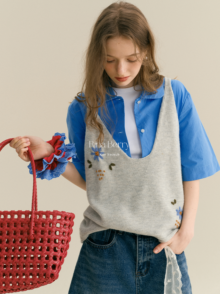 Floral Embroidered Loose Knit Deep-V Vest