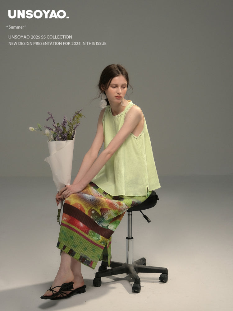Sleeveless Embroidered Top And Pleated Retro Print Skirt