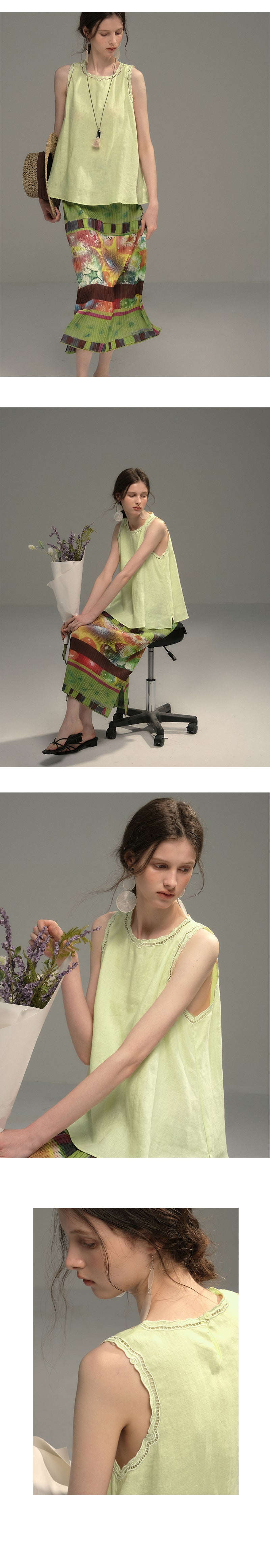Sleeveless Embroidered Top And Pleated Retro Print Skirt
