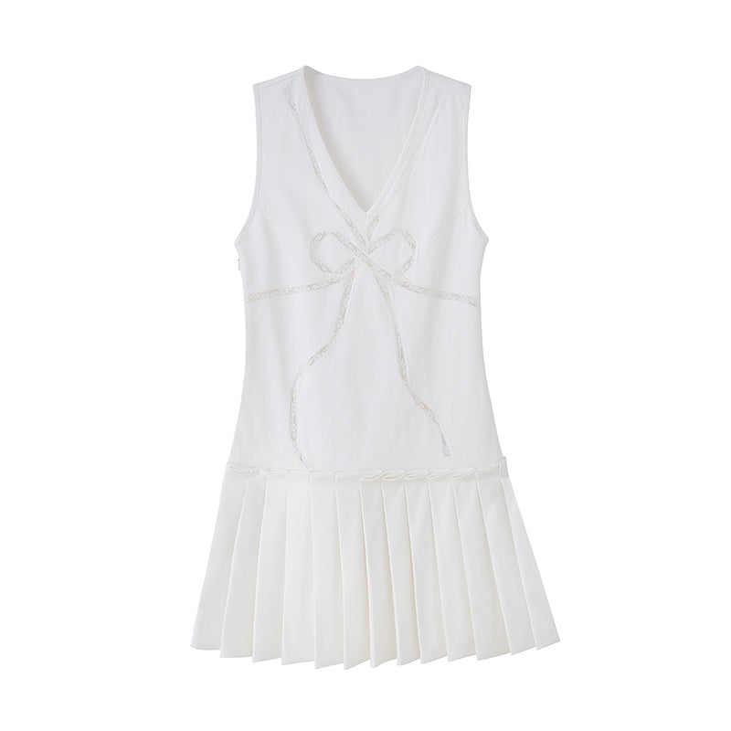 V-Neck Sleeveless Pleated Dress With Lace Ribbon