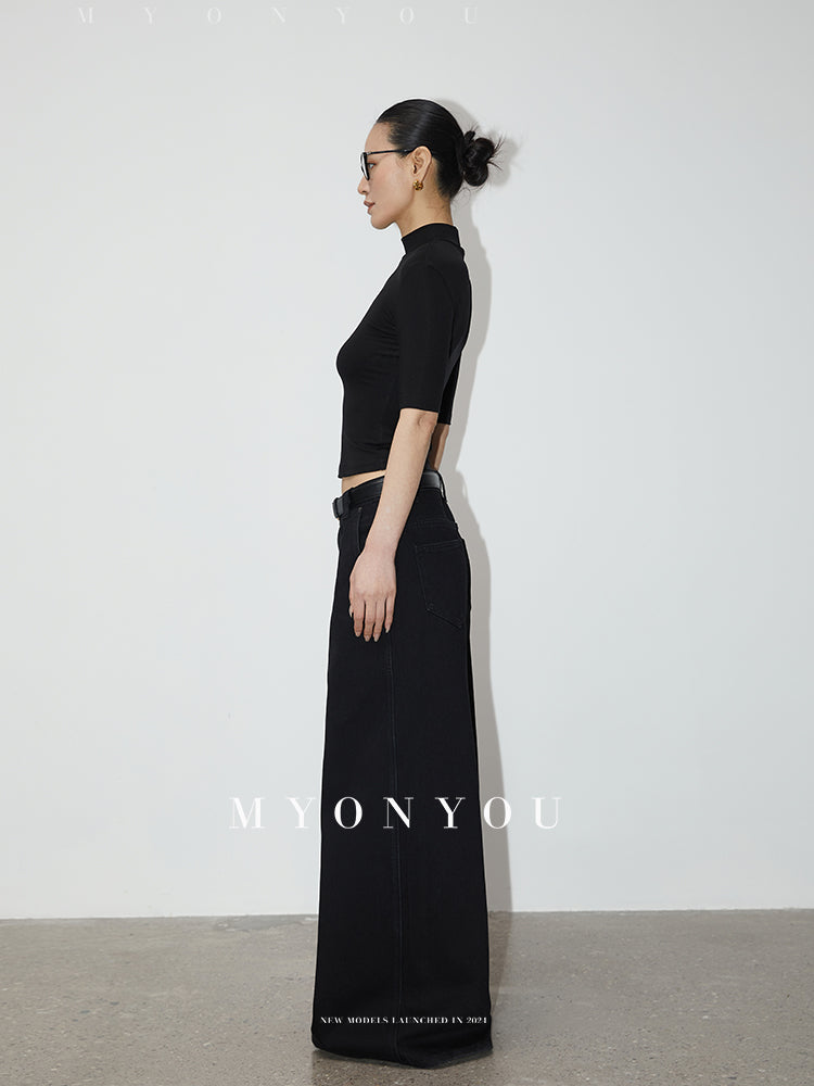 Basic High Neck Cropped Tee With Half Sleeves In Black