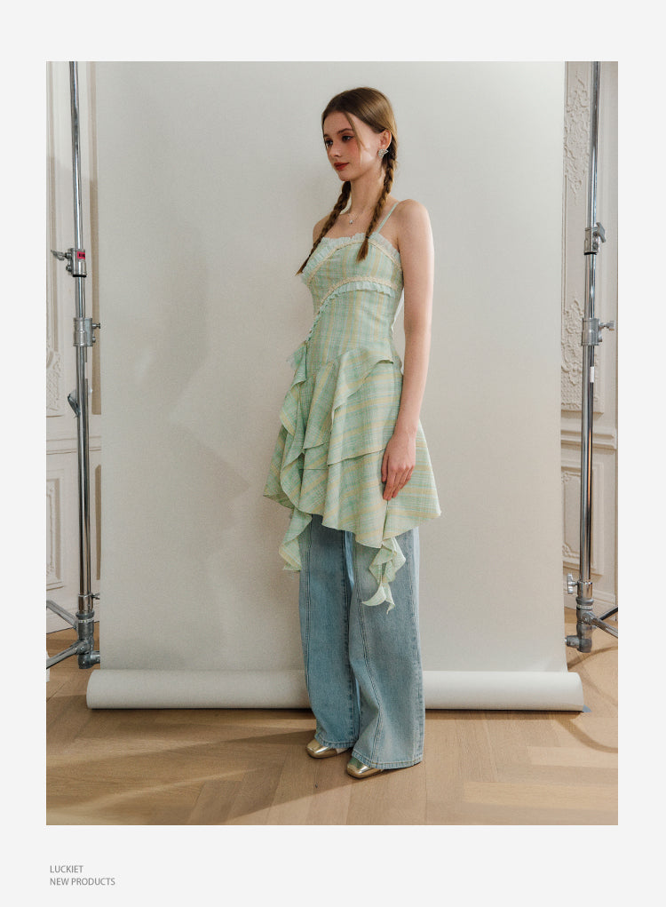 Slightly Flared Shaping Jeans