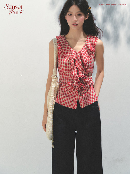 Sleeveless Floral Check Top With Ruffled Collar
