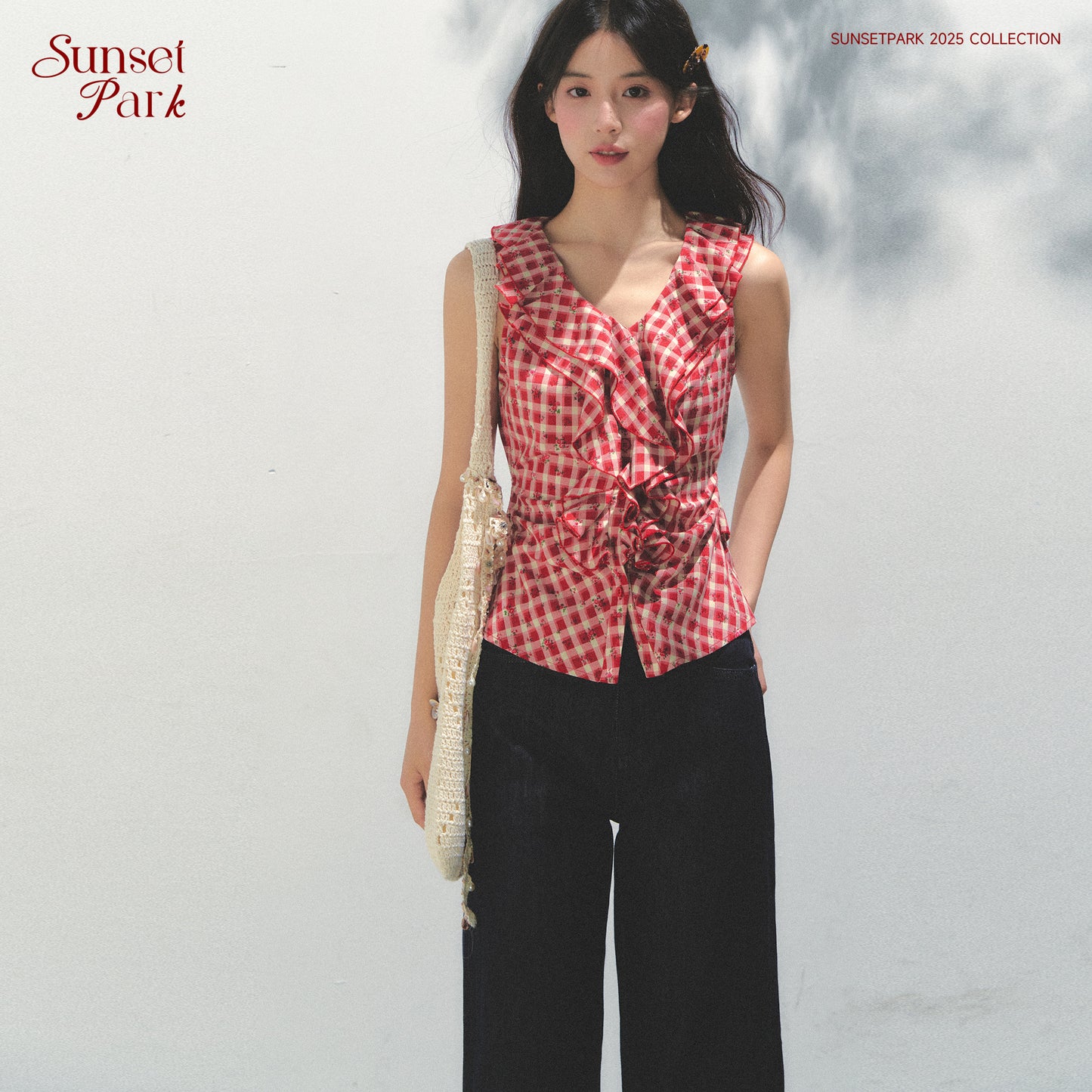 Sleeveless Floral Check Top With Ruffled Collar