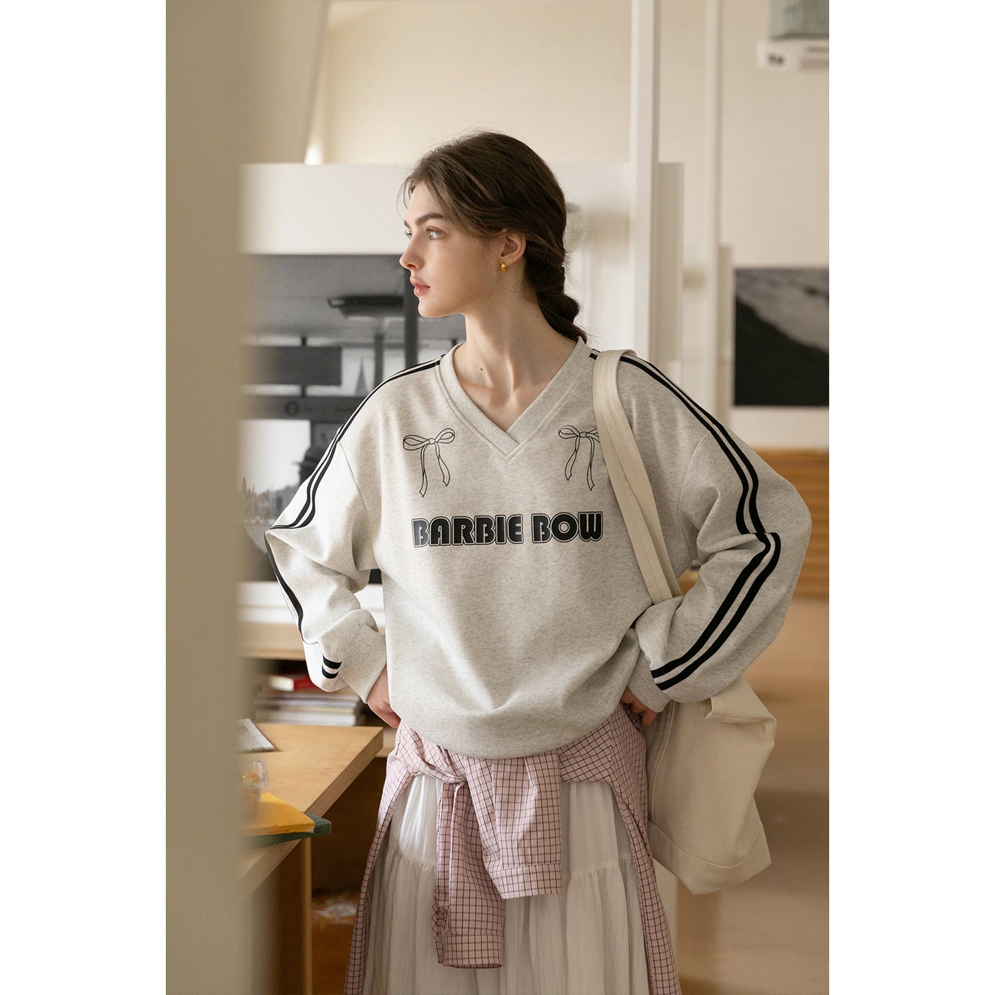 Bow Print Sporty V-Neck Sweatshirt