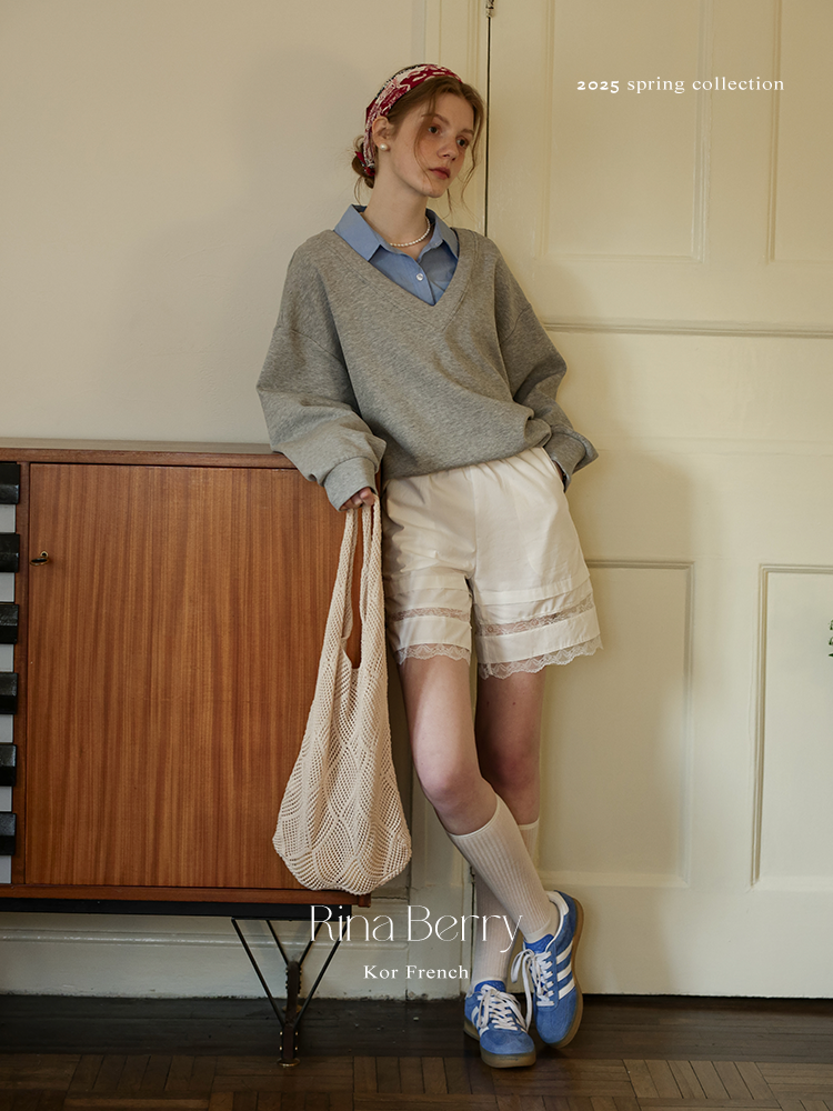 Relaxed V-Neck Cotton Blend Pullover