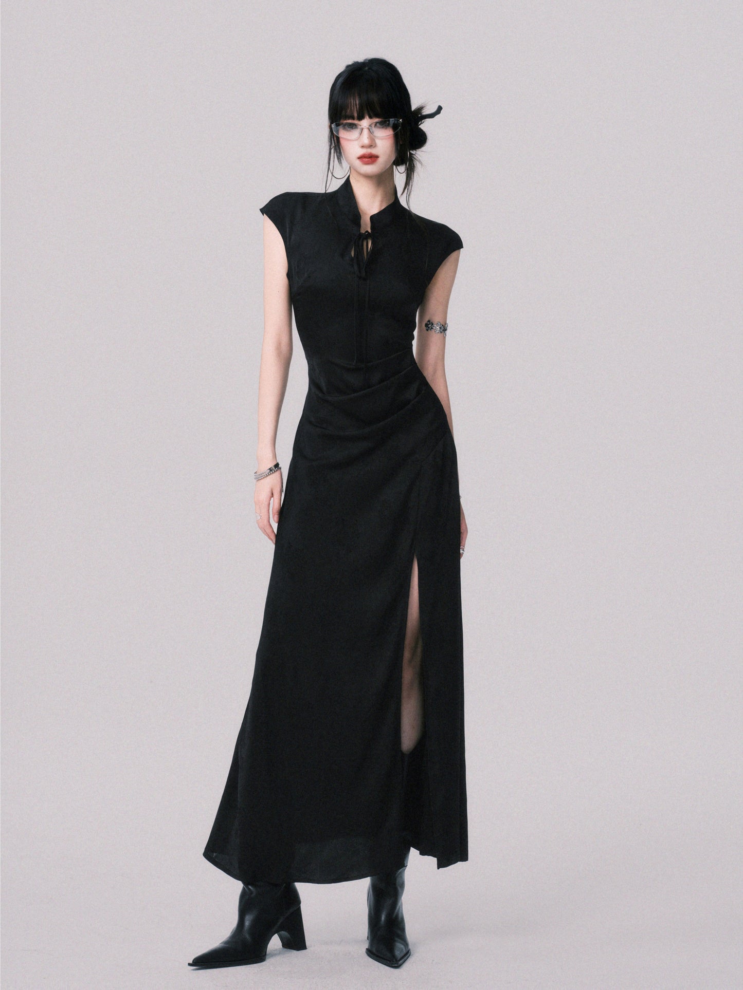 Sleeveless Qipao-Style Slit Dress In Black Jacquard
