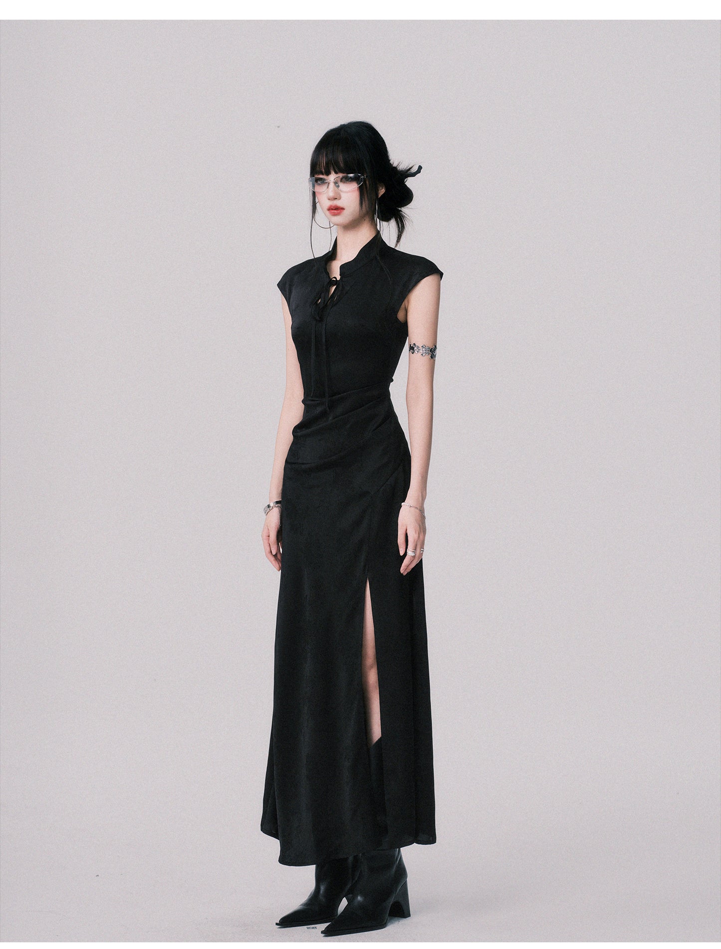 Sleeveless Qipao-Style Slit Dress In Black Jacquard