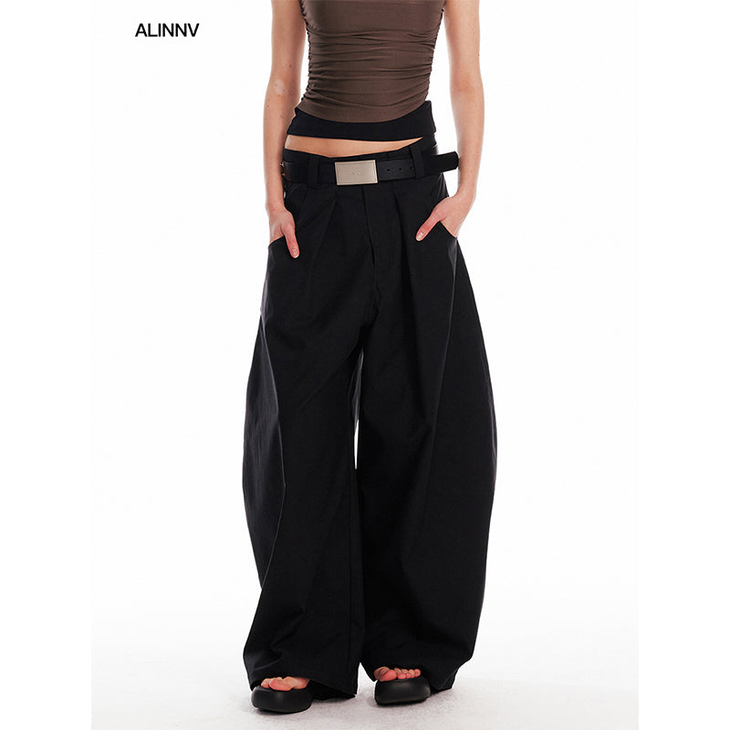 Low-Waist Pleated Wide-Leg Pants