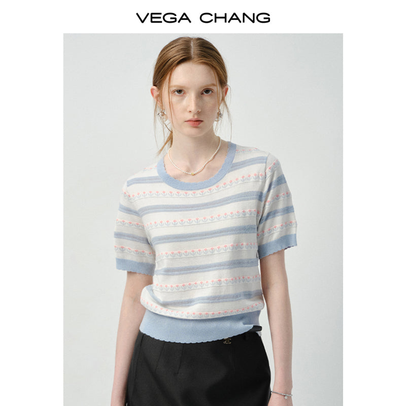 Scalloped Edge Floral Jacquard Knit Top