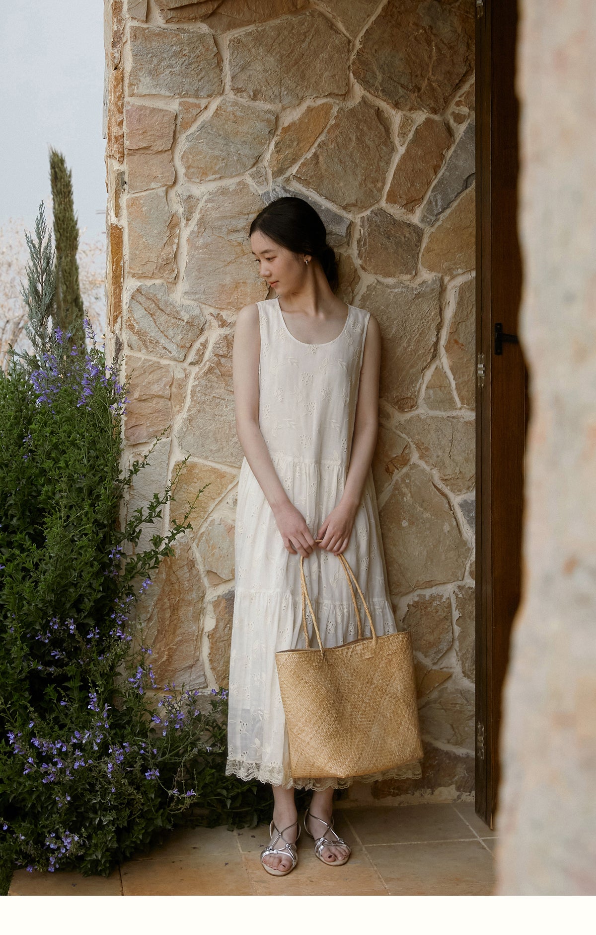 Leaf Motif Embroidered Sleeveless Dress