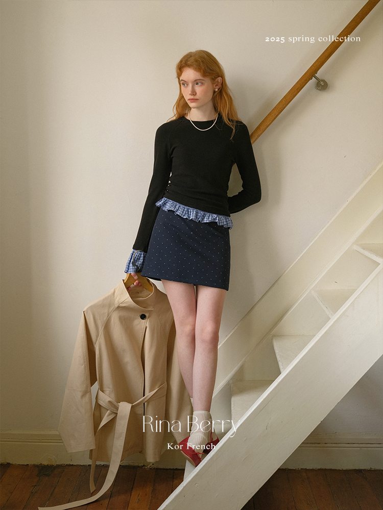 Slim Fit Raglan Top With Plaid Flared Cuffs