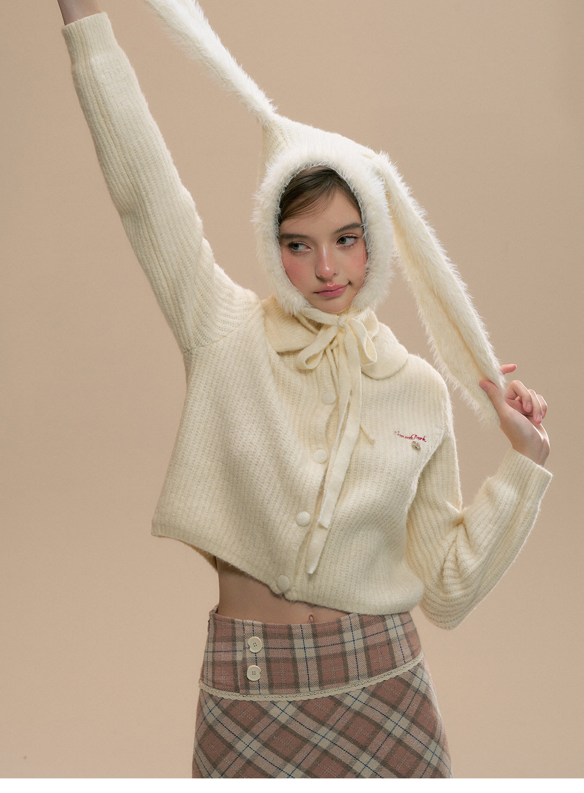 Peter Pan Collar Shirt-Like Knitted Top