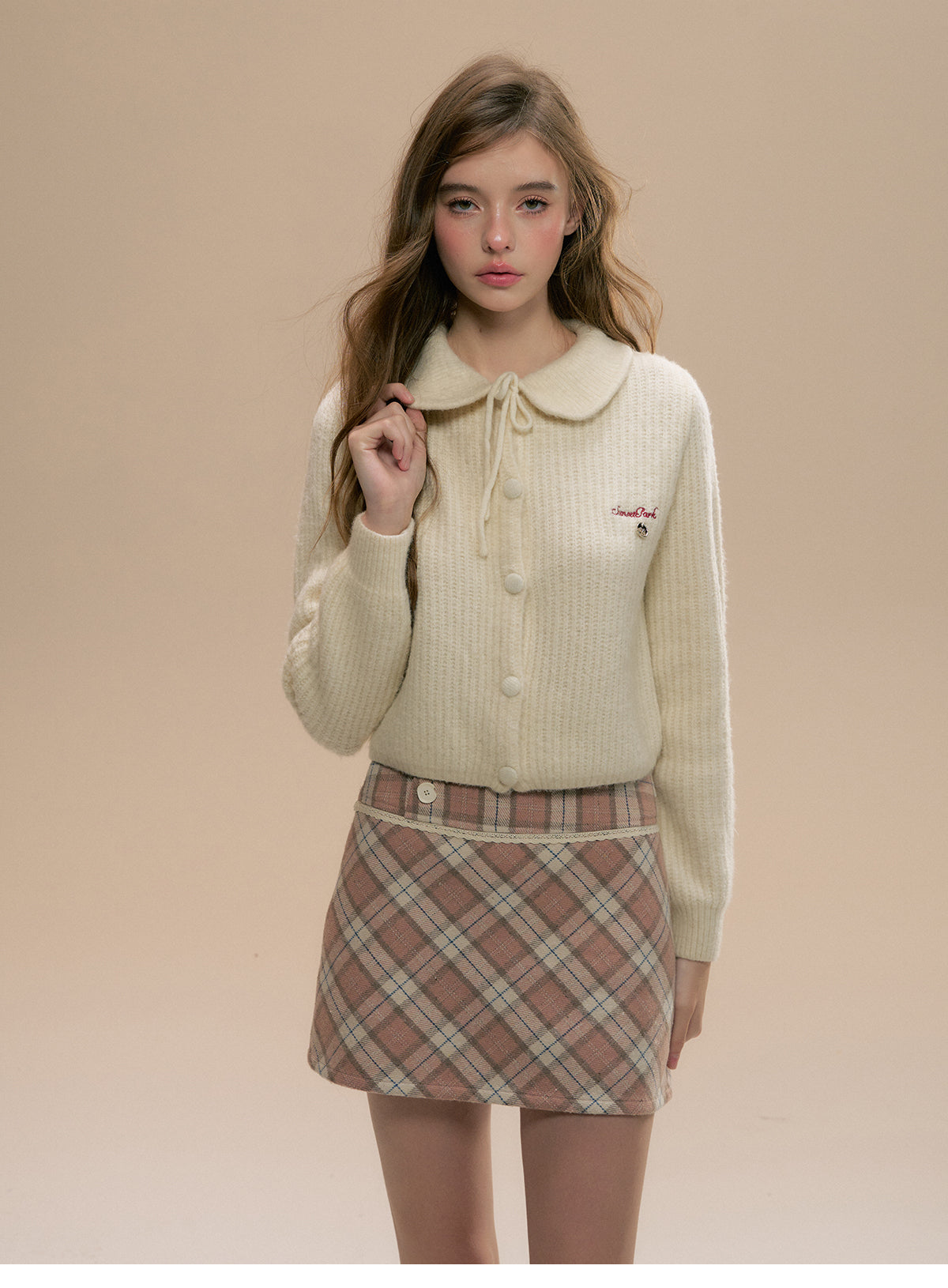 Peter Pan Collar Shirt-Like Knitted Top