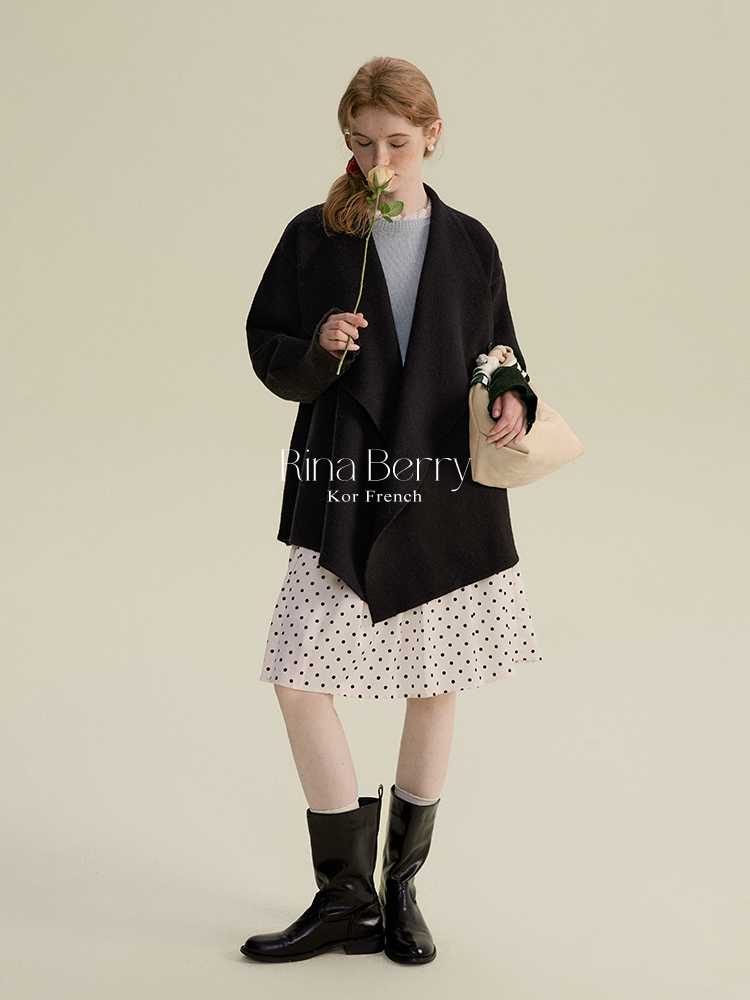 Short Coat With Large Lapels