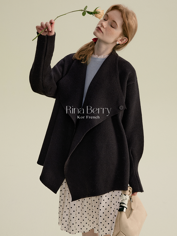 Short Coat With Large Lapels