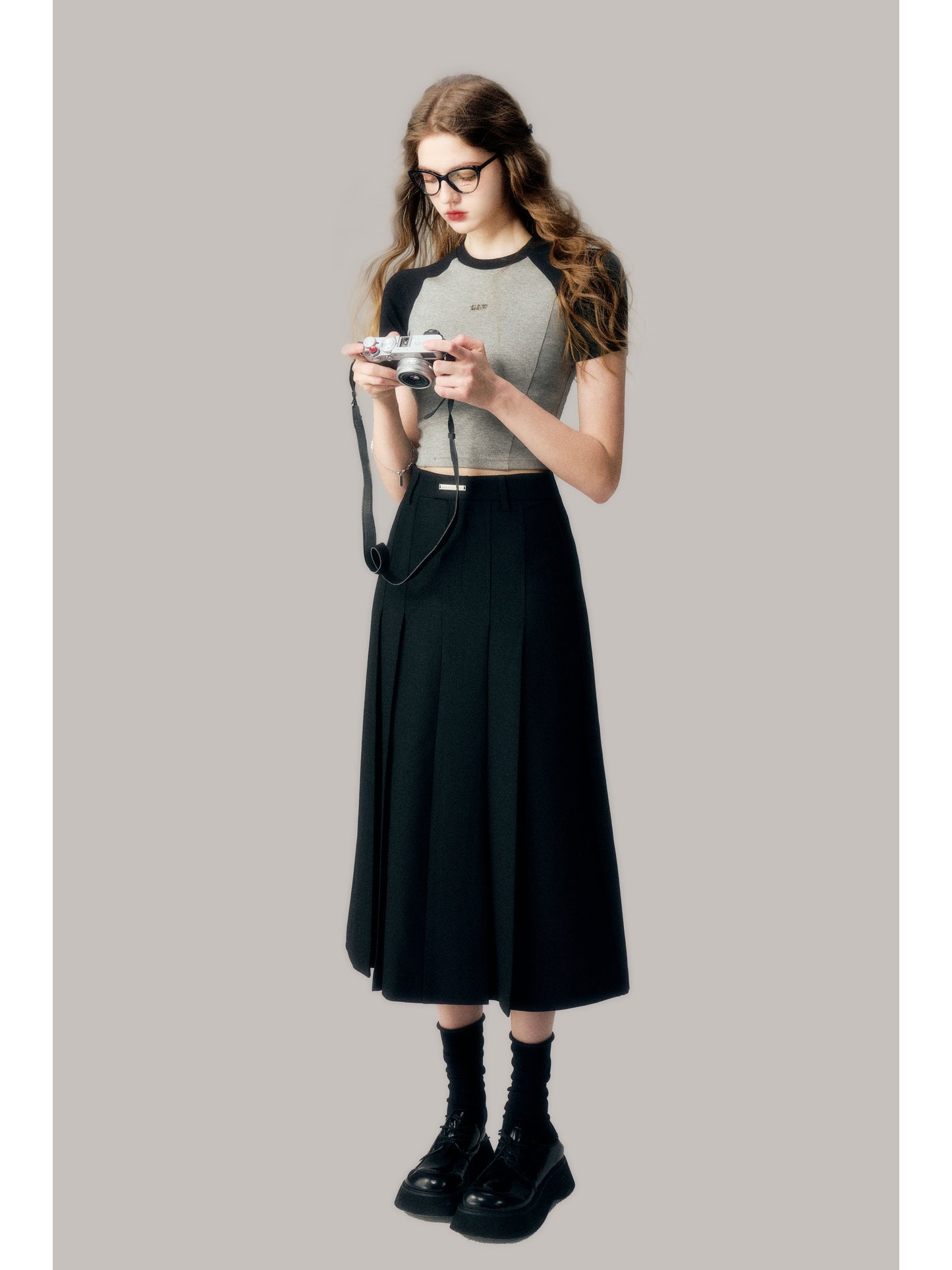 High-Waisted Tailored Pleated Skirt