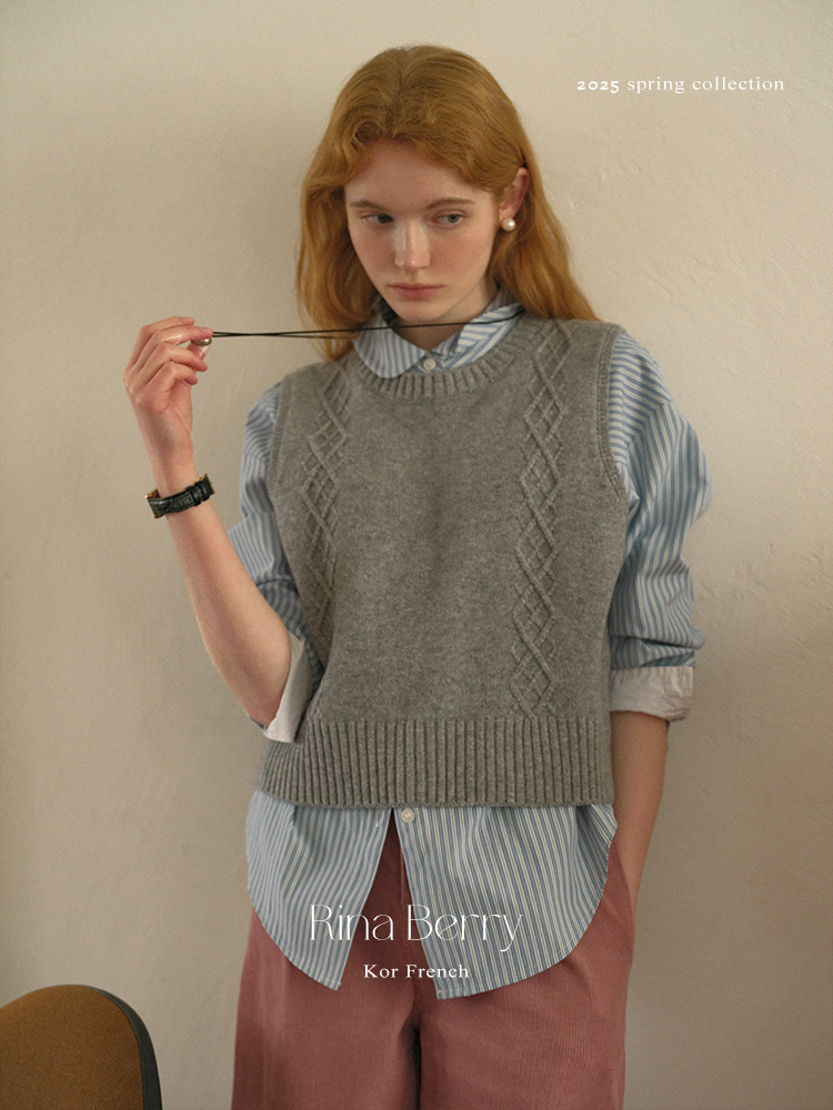 Contrasting Striped Round Collar Shirt