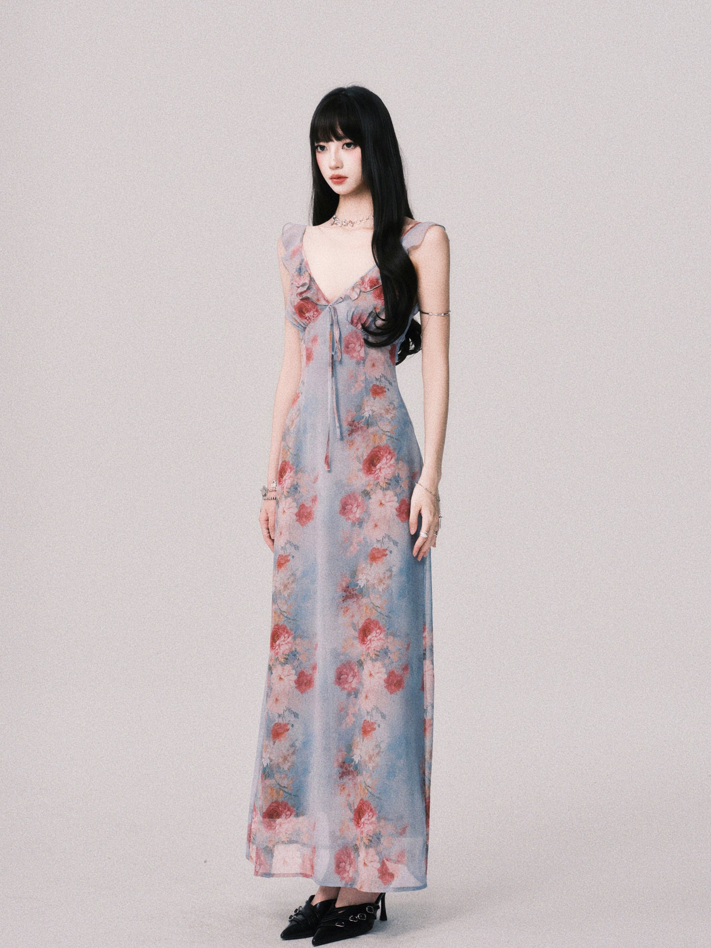 Classic Floral Print Sleeveless V-Neck Dress