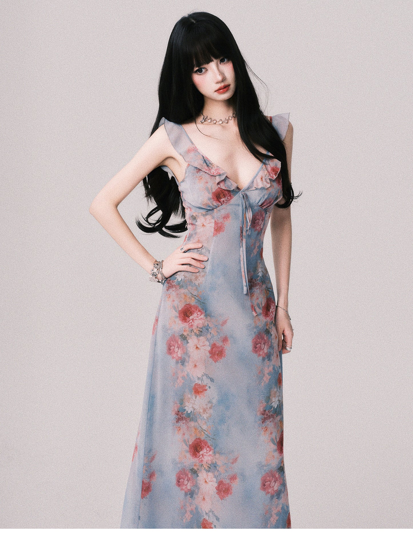 Classic Floral Print Sleeveless V-Neck Dress