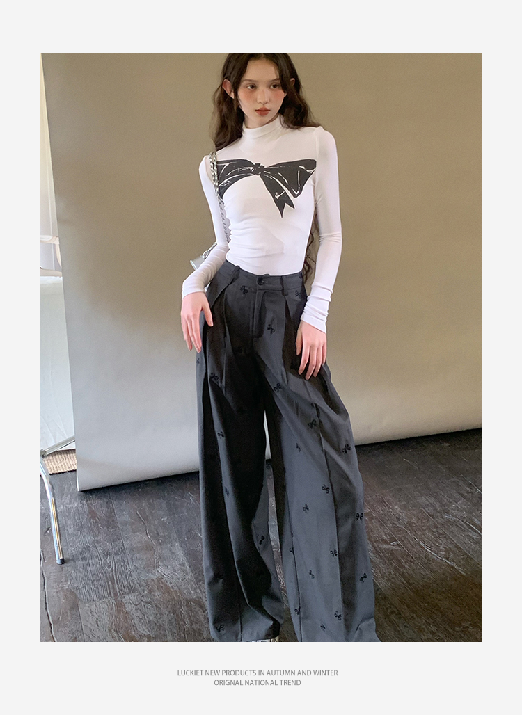 Bow Print Fitted Roll Neck Tee