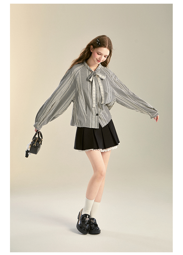 Lace-Trim Pleated High-Waist Skirt