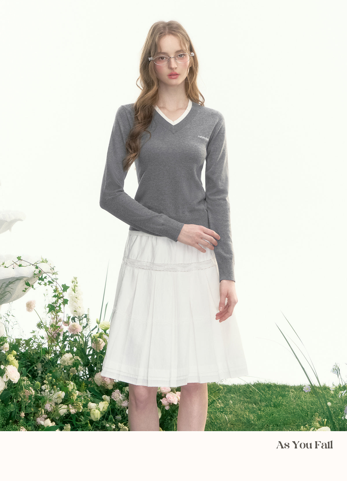 Contrast Detail V-Neck Cotton Blend Knit Sweater