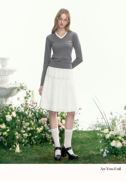 Contrast Detail V-Neck Cotton Blend Knit Sweater