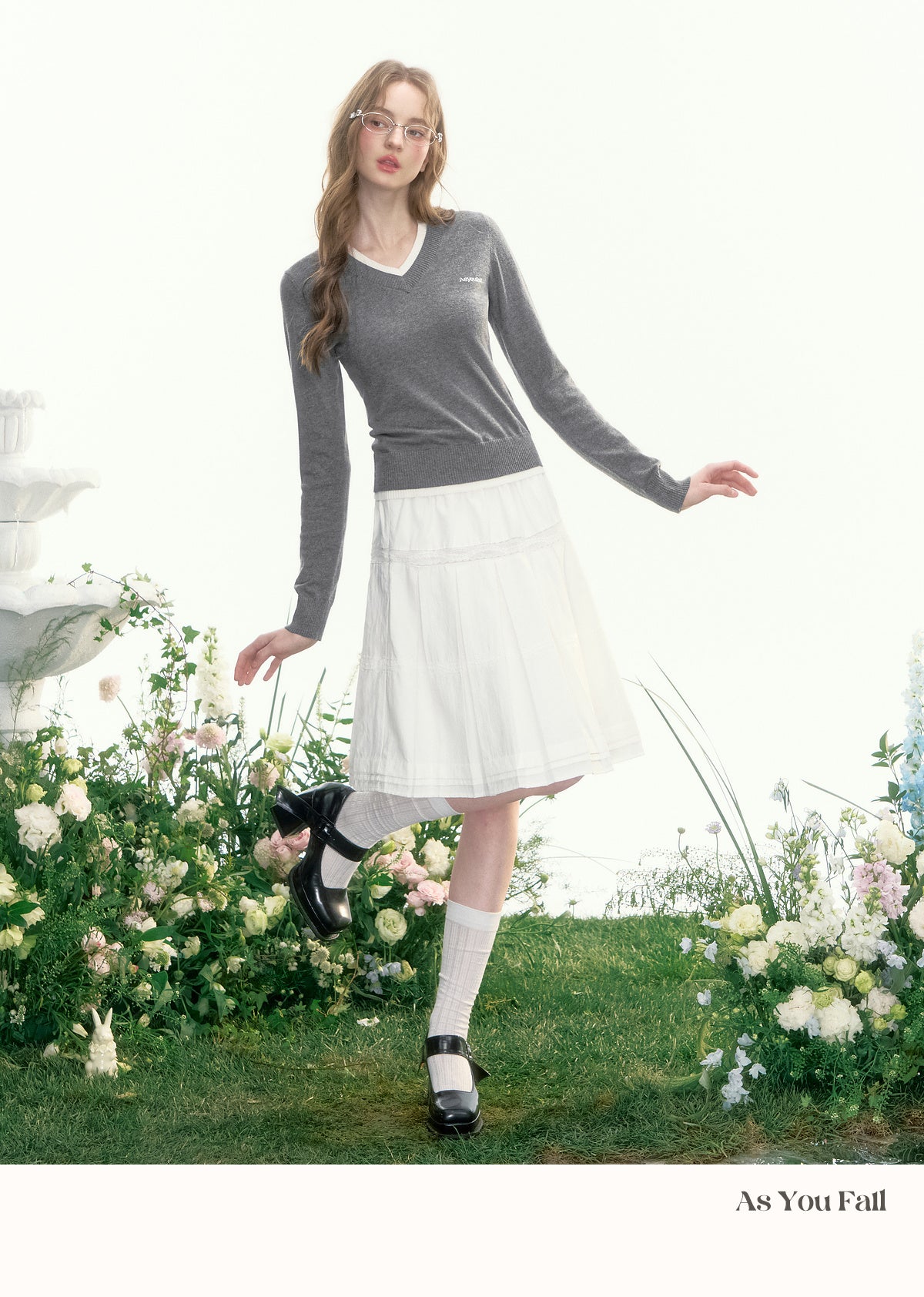 Contrast Detail V-Neck Cotton Blend Knit Sweater