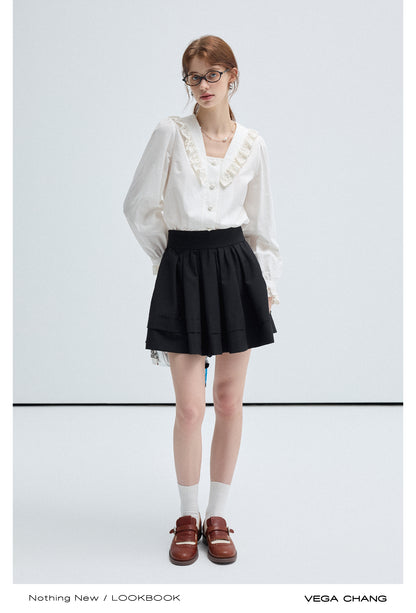 Heart-Buttoned Embroidered Lace Collar Blouse