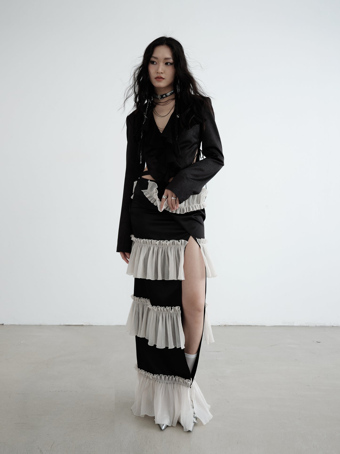 Leg-Baring Contrast Frill Floor-Length Wrap Skirt