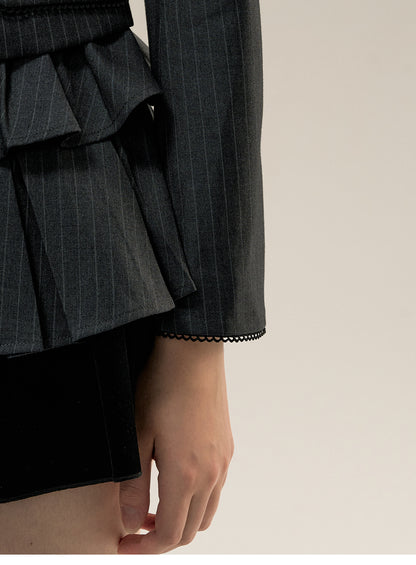 Contrast Striped Jacket And Pleated Skirt Outfit