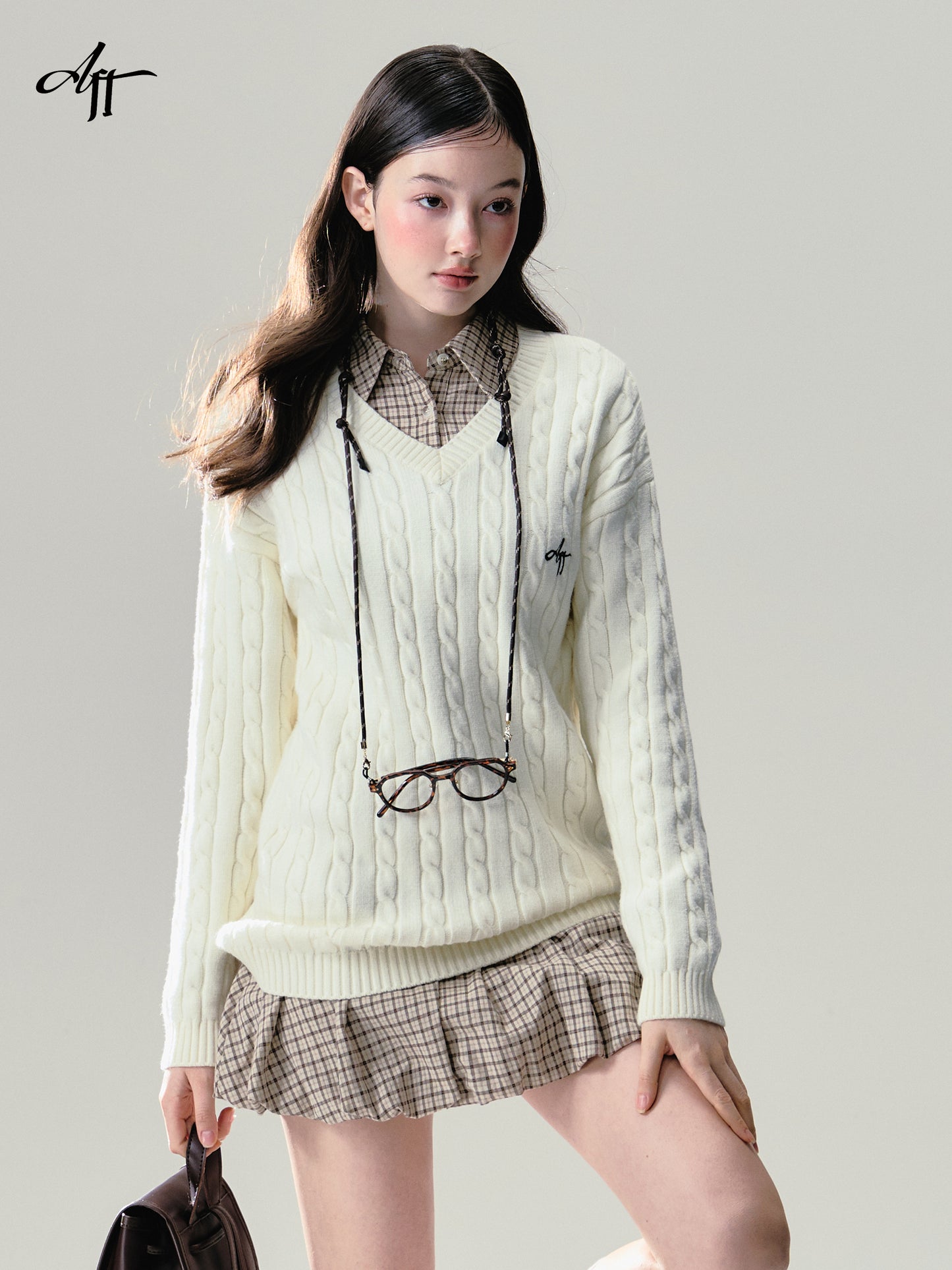 Soft Embroidery V-Neck Cable Knit Sweater