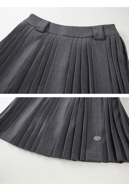 Short Pleated Skirt With Logo Charm