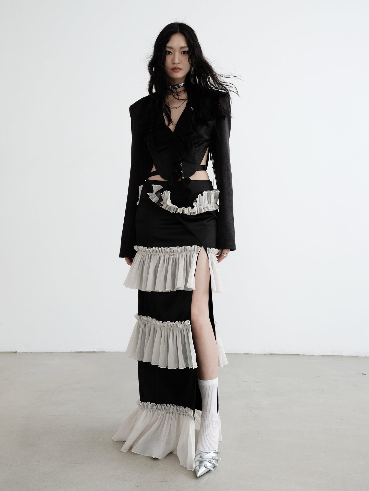 Leg-Baring Contrast Frill Floor-Length Wrap Skirt