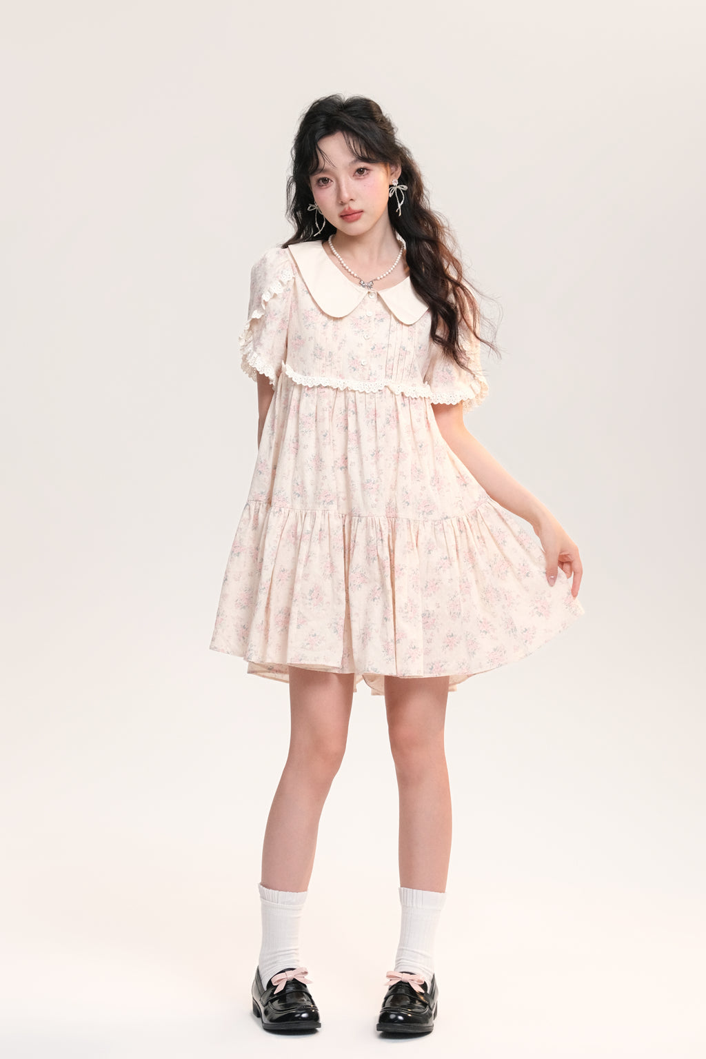 Doll Collar Dresses With Matching Rose Brooch