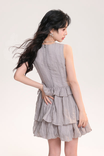 Plaid Sleeveless Tiered Dress With Flower Brooch