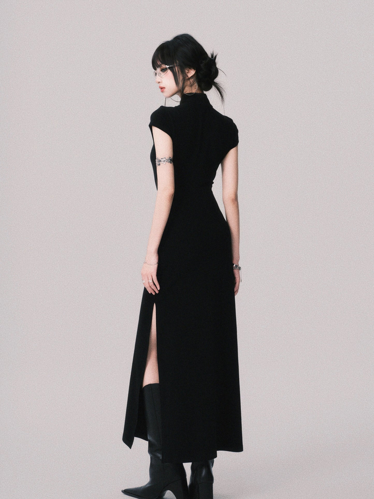 Slim Fit Cheongsam Dress With Lace Detail
