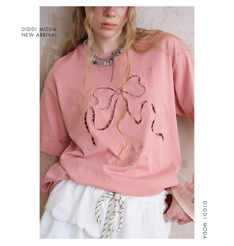 Cut-Out Bow Embroidered T-Shirt With Lace Sleeves