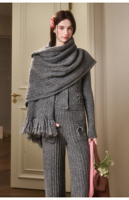 Oversized Skin-Friendly Cable Knit Shawl