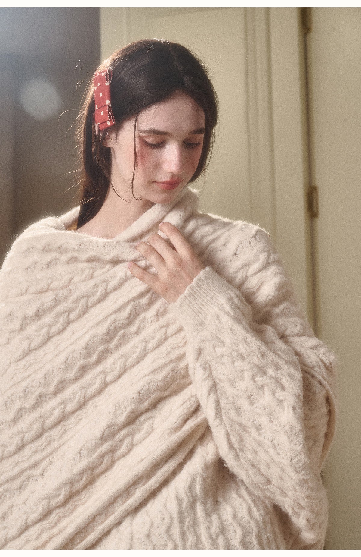 Oversized Skin-Friendly Cable Knit Shawl