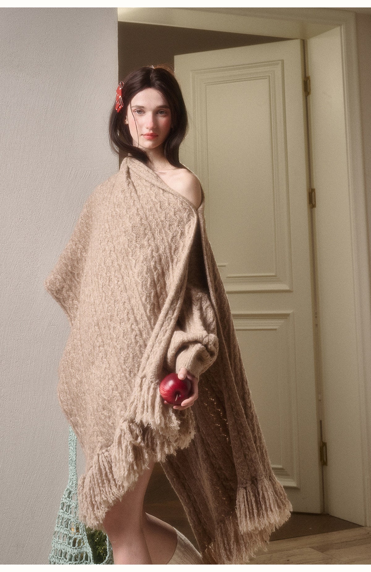 Oversized Skin-Friendly Cable Knit Shawl