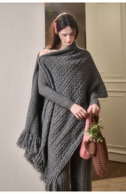 Oversized Skin-Friendly Cable Knit Shawl