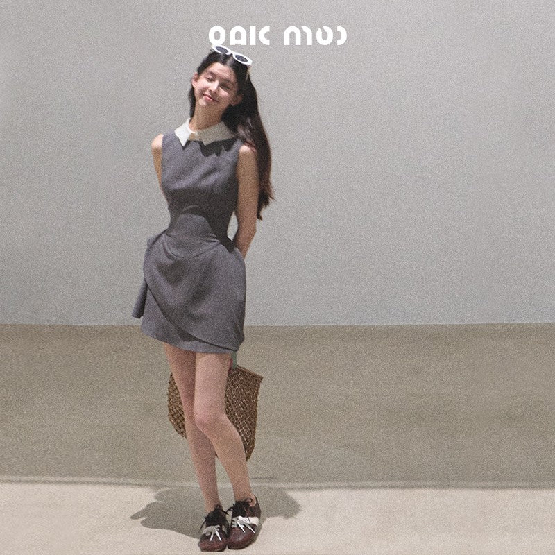 Sleeveless Structured Dress With Removable Collar