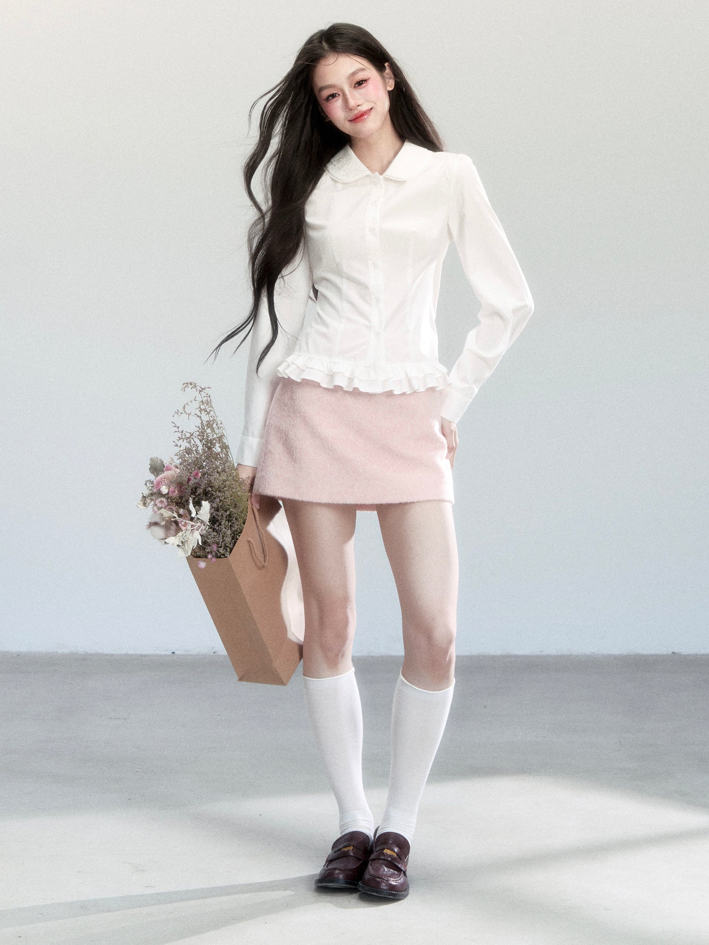 Hourglass Silhouette Blouse With Peter Pan Collar