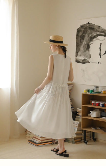 Sleeveless Dress With Floral Detail And Tiered Waist